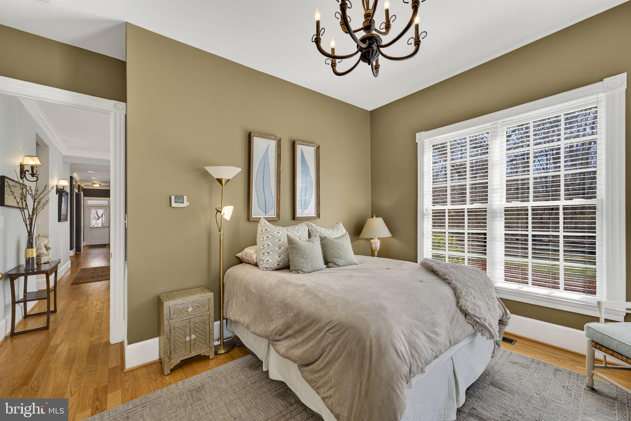 18940 Airmont Road Purcellville, VA 20132 - Photo 16 of 91 Main Level Bedroom with Ensuite