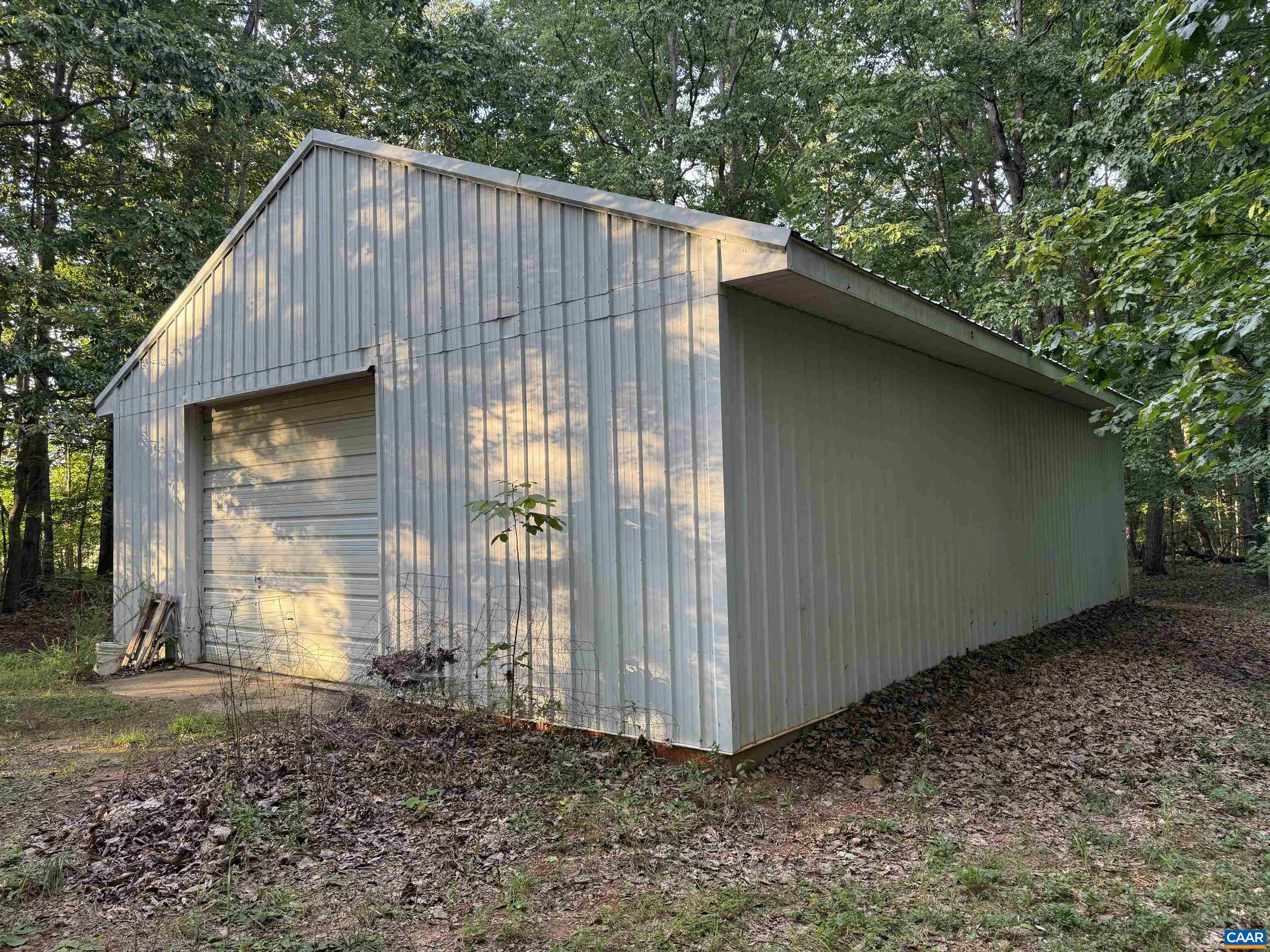 5051 Shannon Hill Road Kents Store, VA 23084 - Photo 59 of 67 a backyard of a house