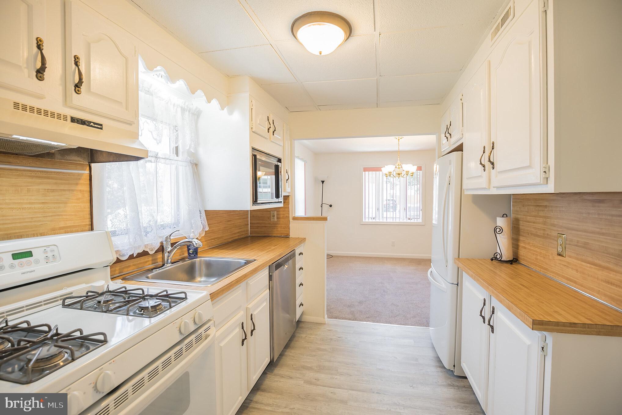 834 Springhill Road Secane, PA 19018 - Photo 14 of 30 Kitchen