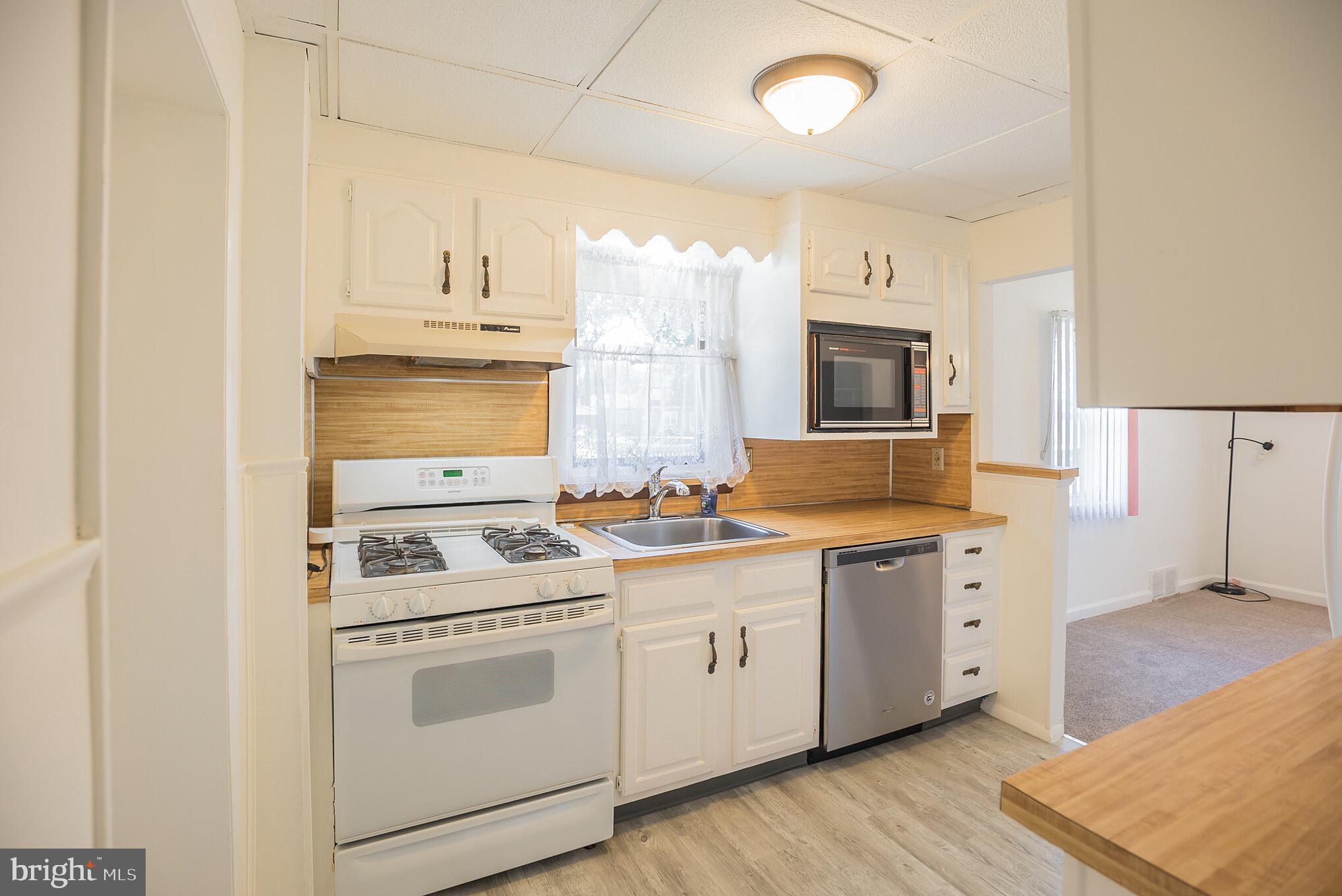 834 Springhill Road Secane, PA 19018 - Photo 15 of 30 Kitchen