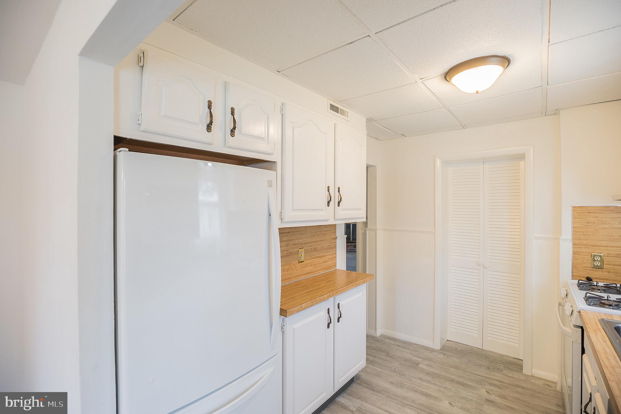 834 Springhill Road Secane, PA 19018 - Photo 17 of 30 Kitchen