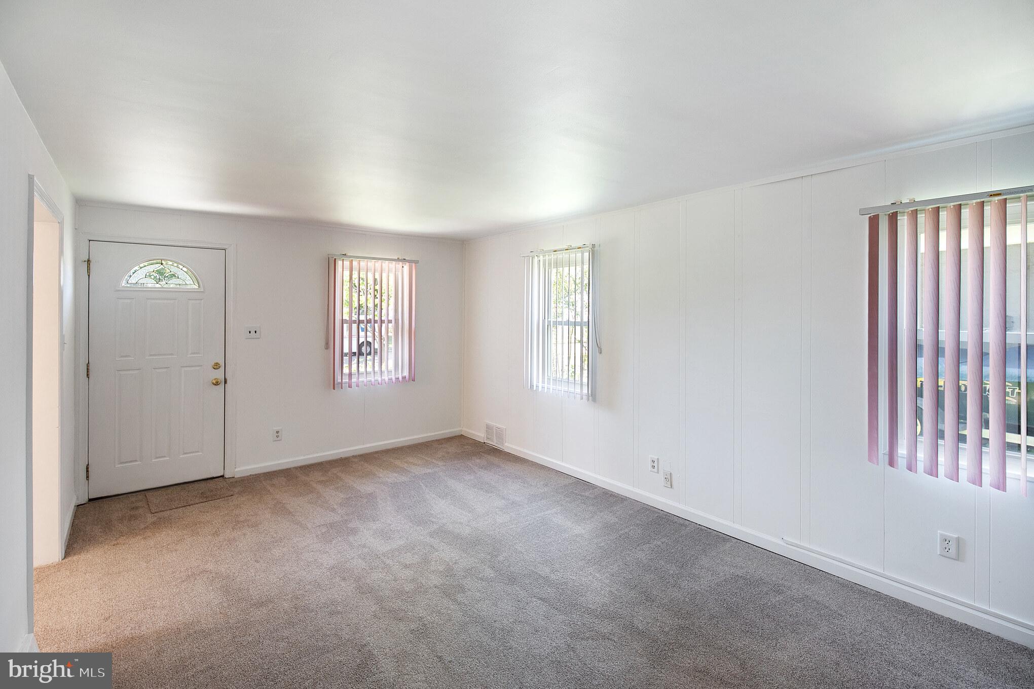 834 Springhill Road Secane, PA 19018 - Photo 5 of 30 Living Room