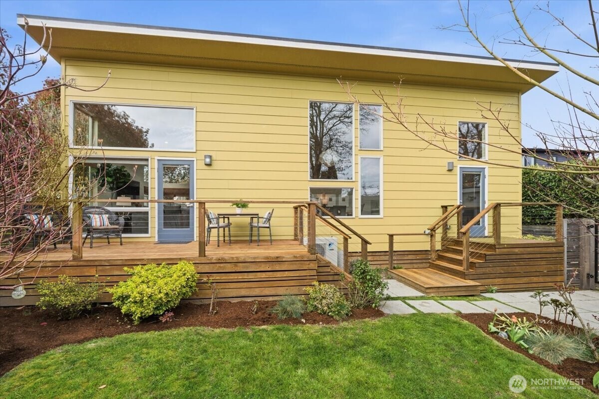711 North 97th Street Seattle, WA 98103 - Photo 26 of 39