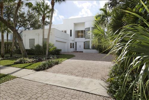 830 Southwest 22nd Street Boca Raton, FL 33486 - Photo 2 of 28 RX-10288065-89093652