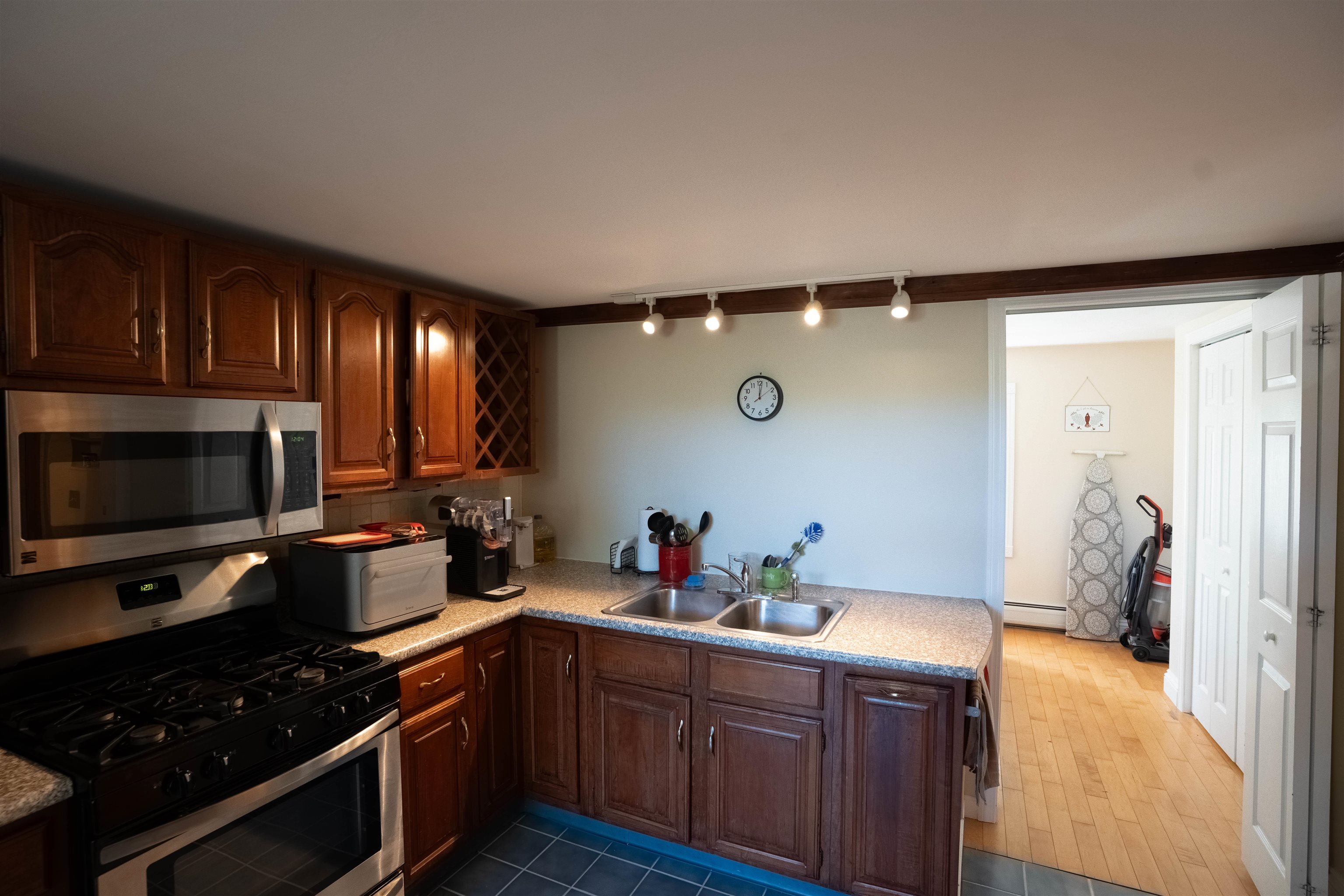 101 Macrae Road Colchester, VT 05446 - Photo 11 of 56