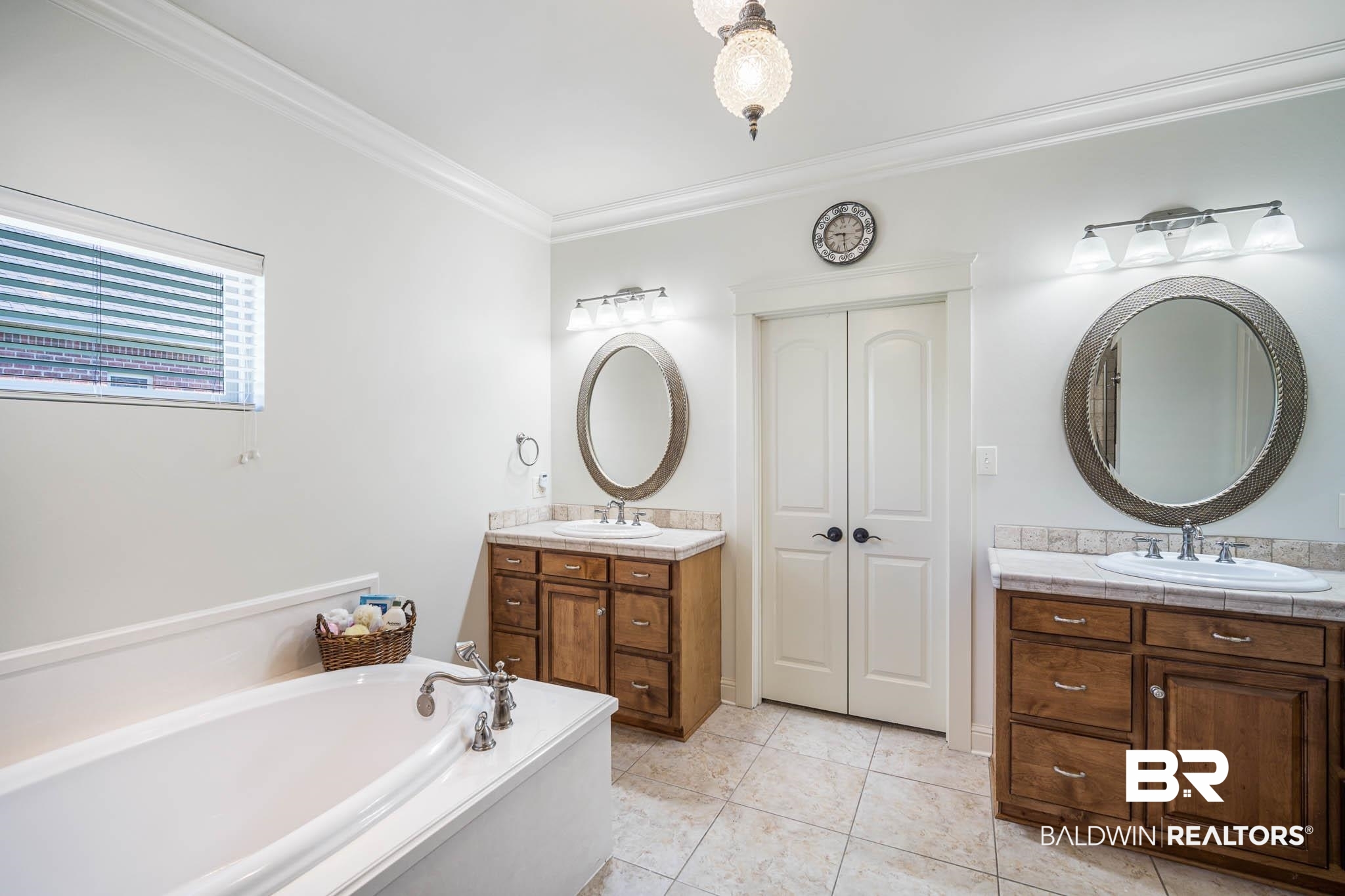 24121 Trowbridge Court Daphne, AL 36526 - Photo 18 of 46 Master Bathroom