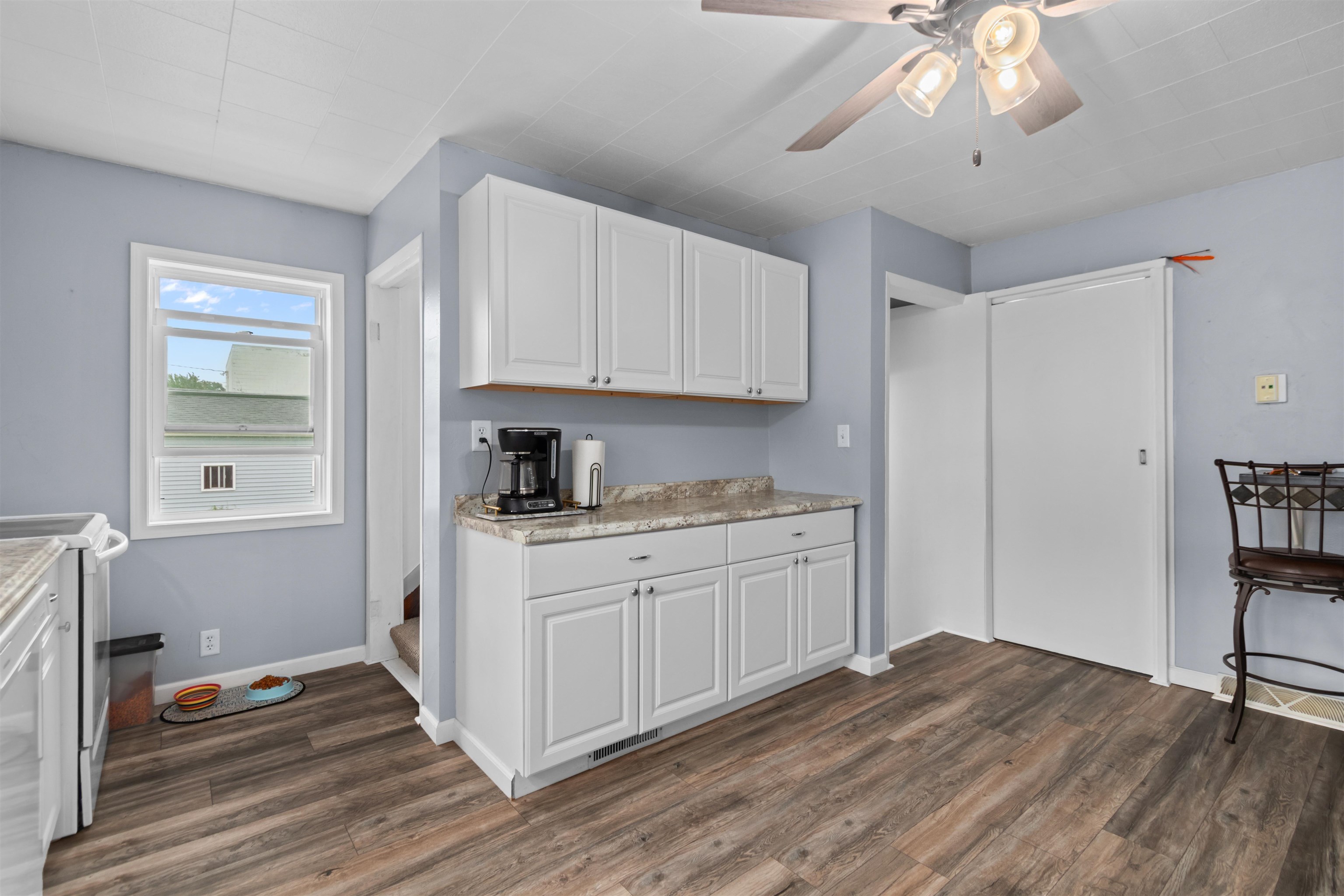 127 Madison Street Menasha, WI 54952 - Photo 3 of 48