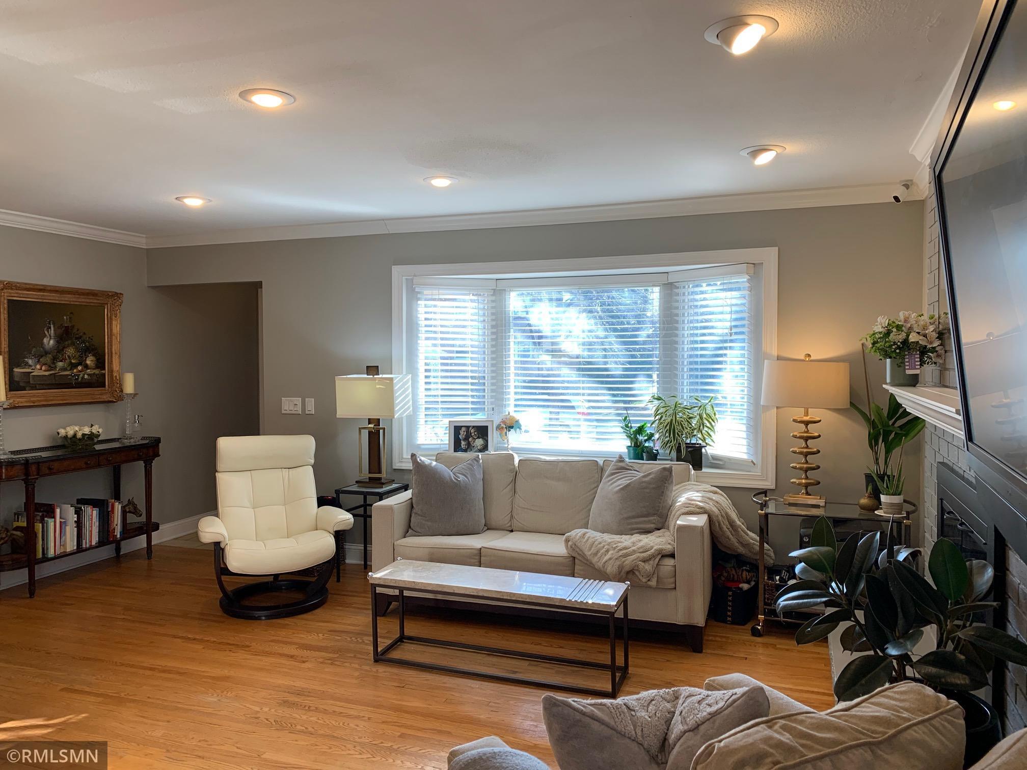 5534 Washburn Avenue South Minneapolis, MN 55410 - Photo 2 of 29