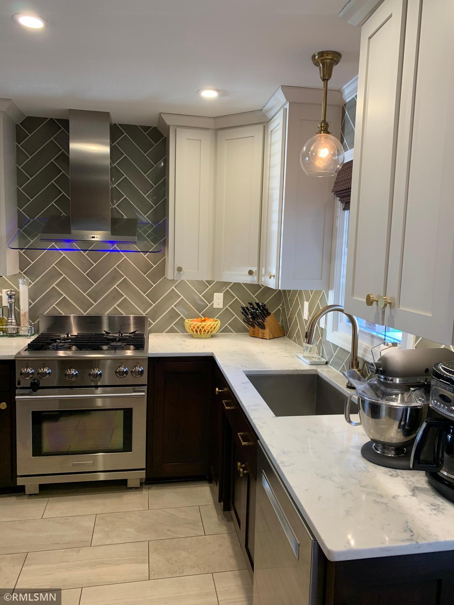 5534 Washburn Avenue South Minneapolis, MN 55410 - Photo 8 of 29