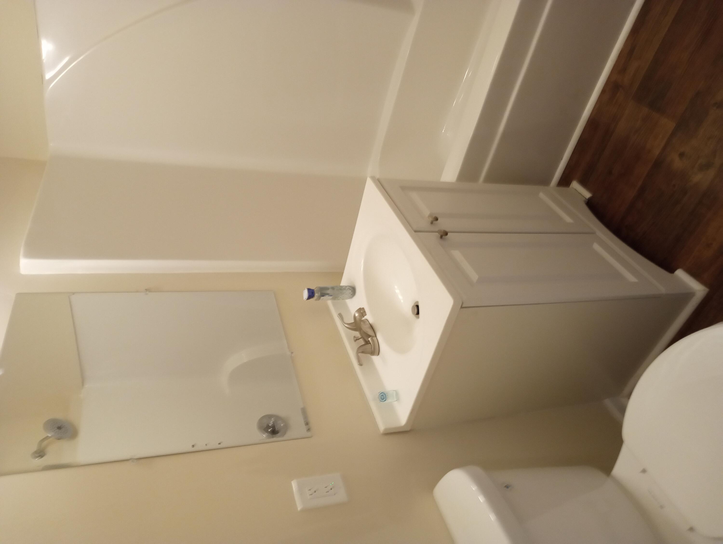 124 West Street Thomson, GA 30824 - Photo 3 of 5 124 West St Picture Bathroom