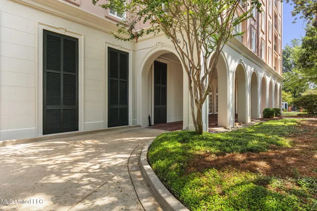 $530,000 | 1200 Meadowbrook Road, Unit 11, Jackson, MS 39206
