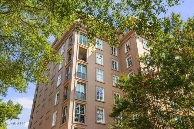 $530,000 | 1200 Meadowbrook Road, Unit 11, Jackson, MS 39206