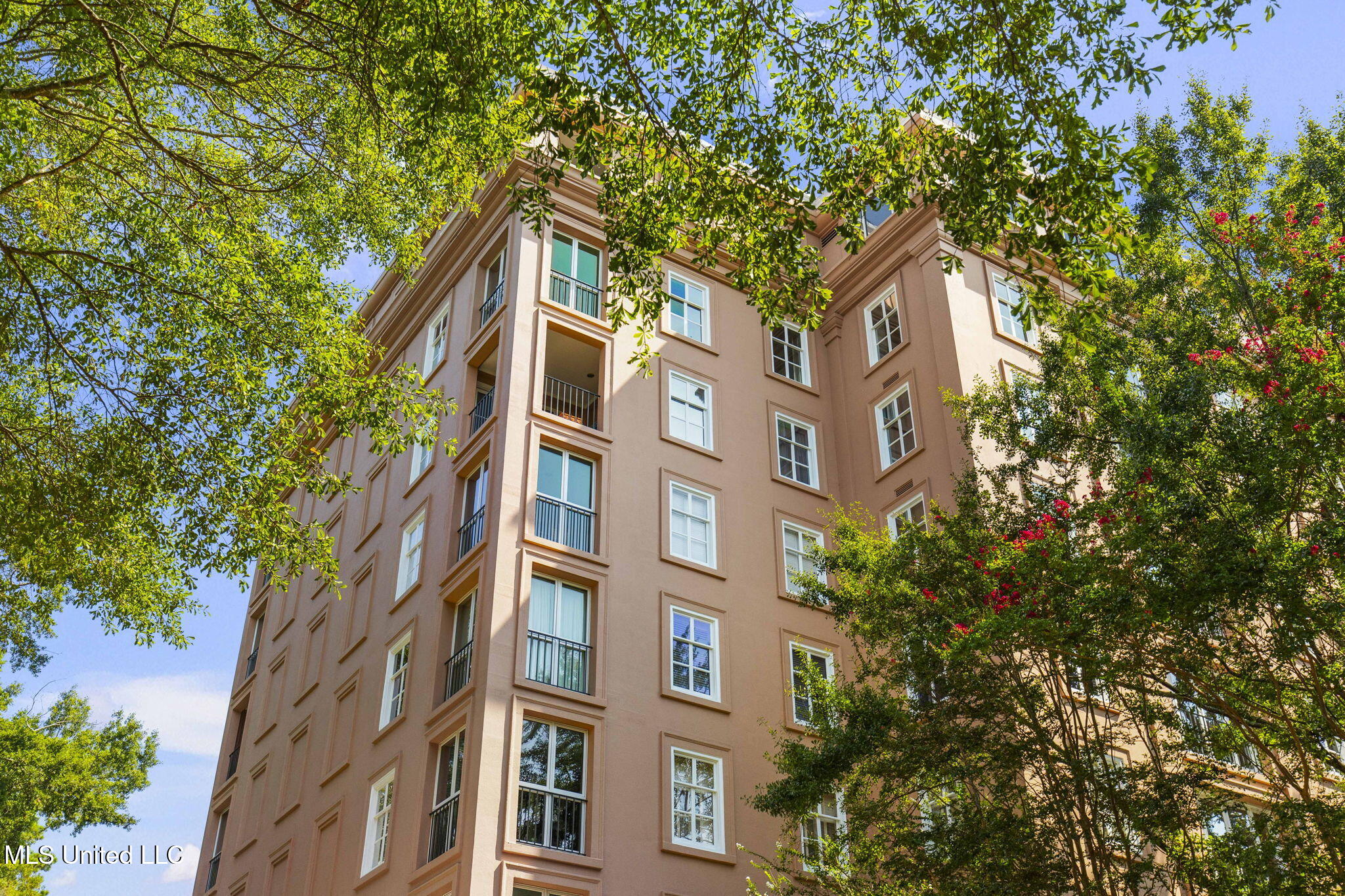 1200 Meadowbrook Road, Unit 11 Jackson, MS 39206 - Photo 14 of 75 61-web-or-mls-Barrington-Unit 11-61