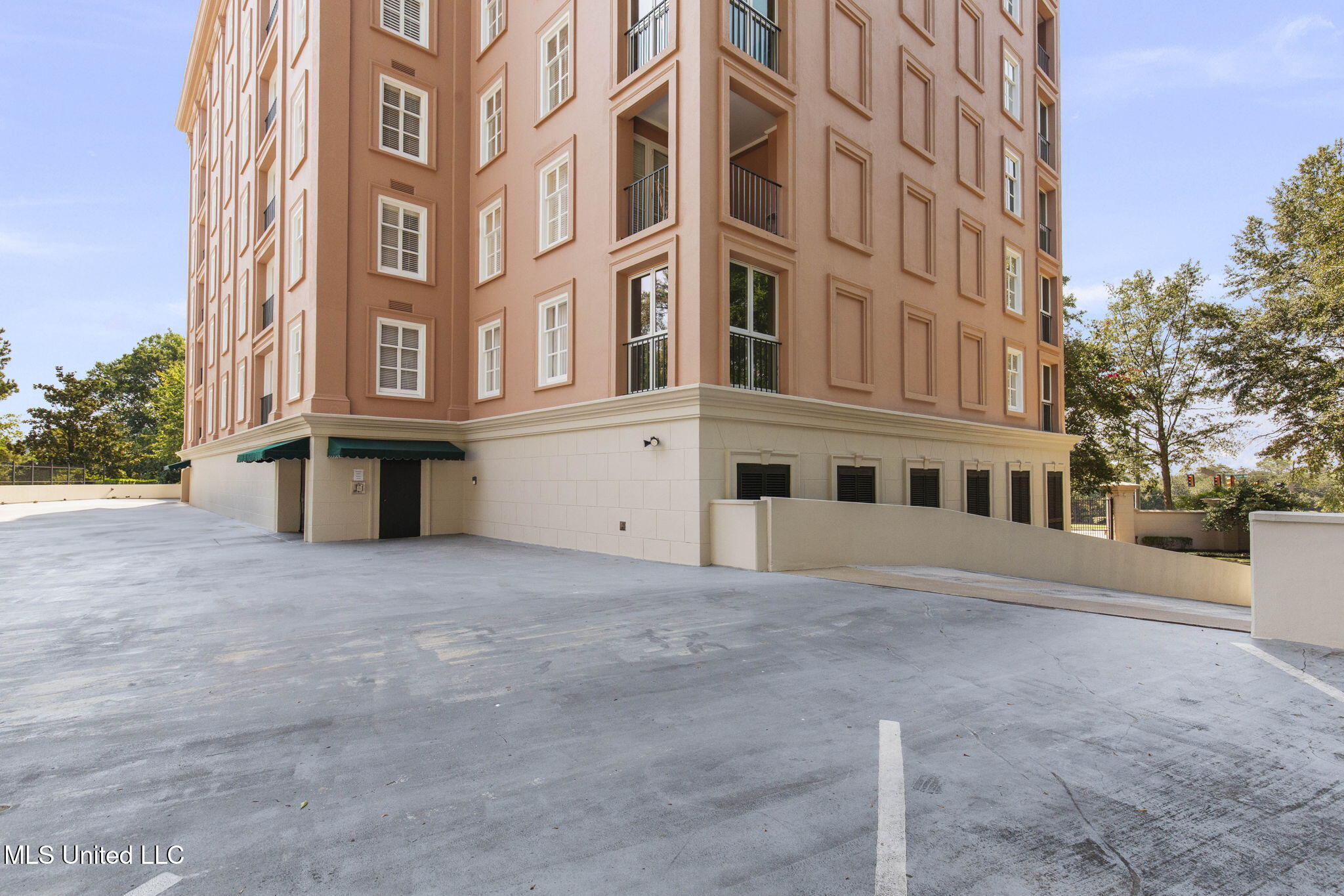 1200 Meadowbrook Road, Unit 11 Jackson, MS 39206 - Photo 15 of 75 62-web-or-mls-Barrington-Unit 11-62