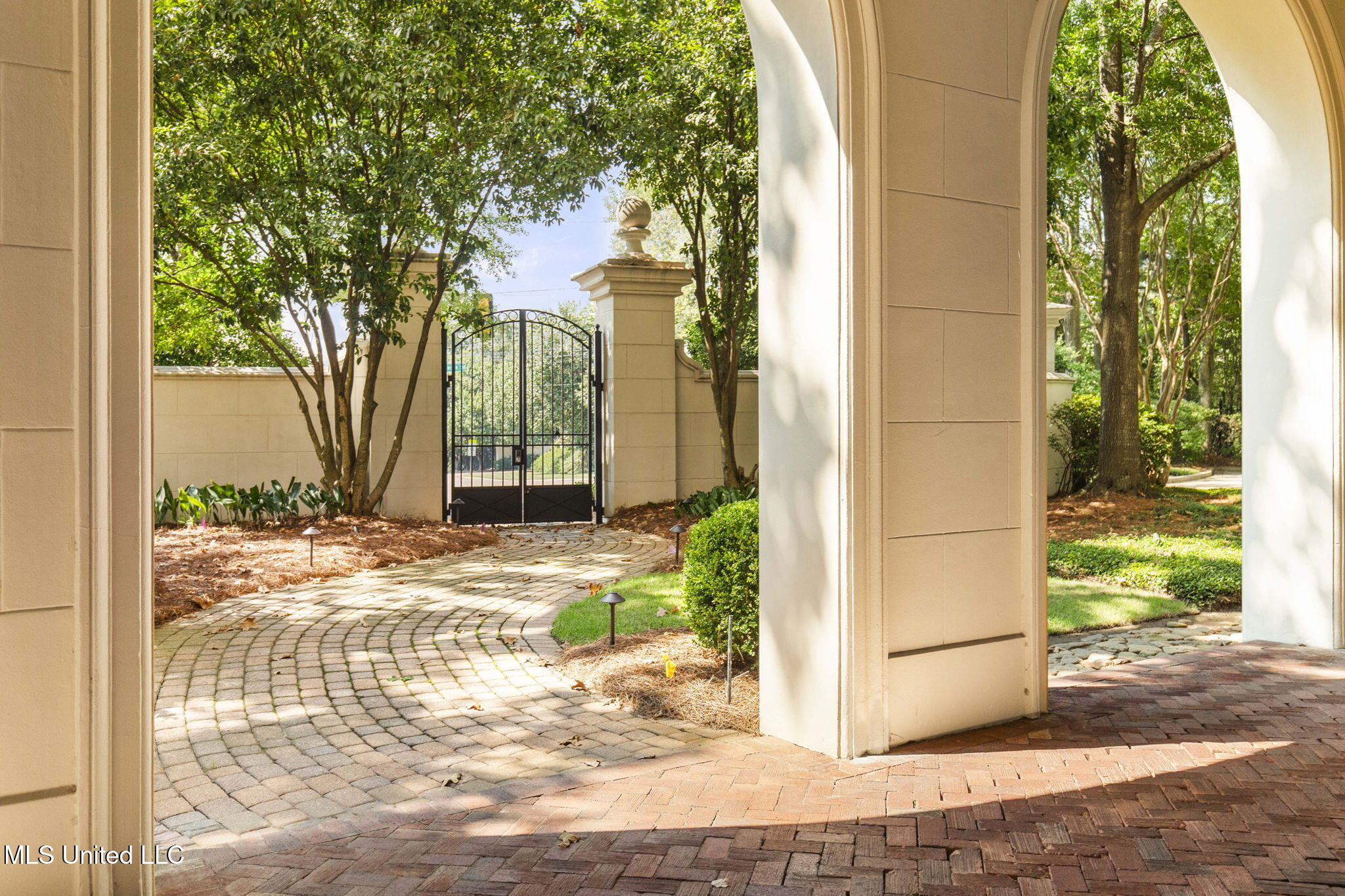 1200 Meadowbrook Road, Unit 11 Jackson, MS 39206 - Photo 19 of 75 58-web-or-mls-Barrington-Unit 11-58