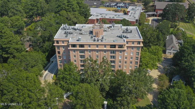 $530,000 | 1200 Meadowbrook Road, Unit 11, Jackson, MS 39206