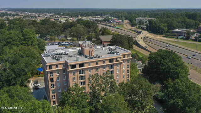 $530,000 | 1200 Meadowbrook Road, Unit 11, Jackson, MS 39206