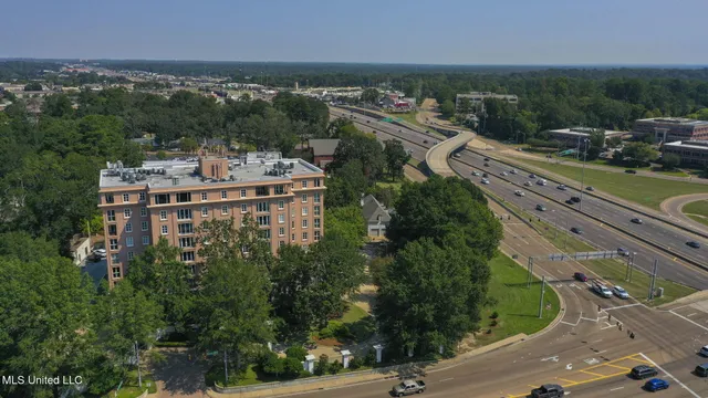 $530,000 | 1200 Meadowbrook Road, Unit 11, Jackson, MS 39206