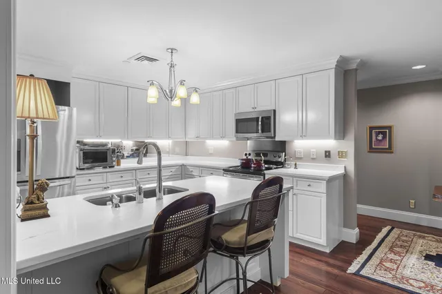 $530,000 | 1200 Meadowbrook Road, Unit 11, Jackson, MS 39206