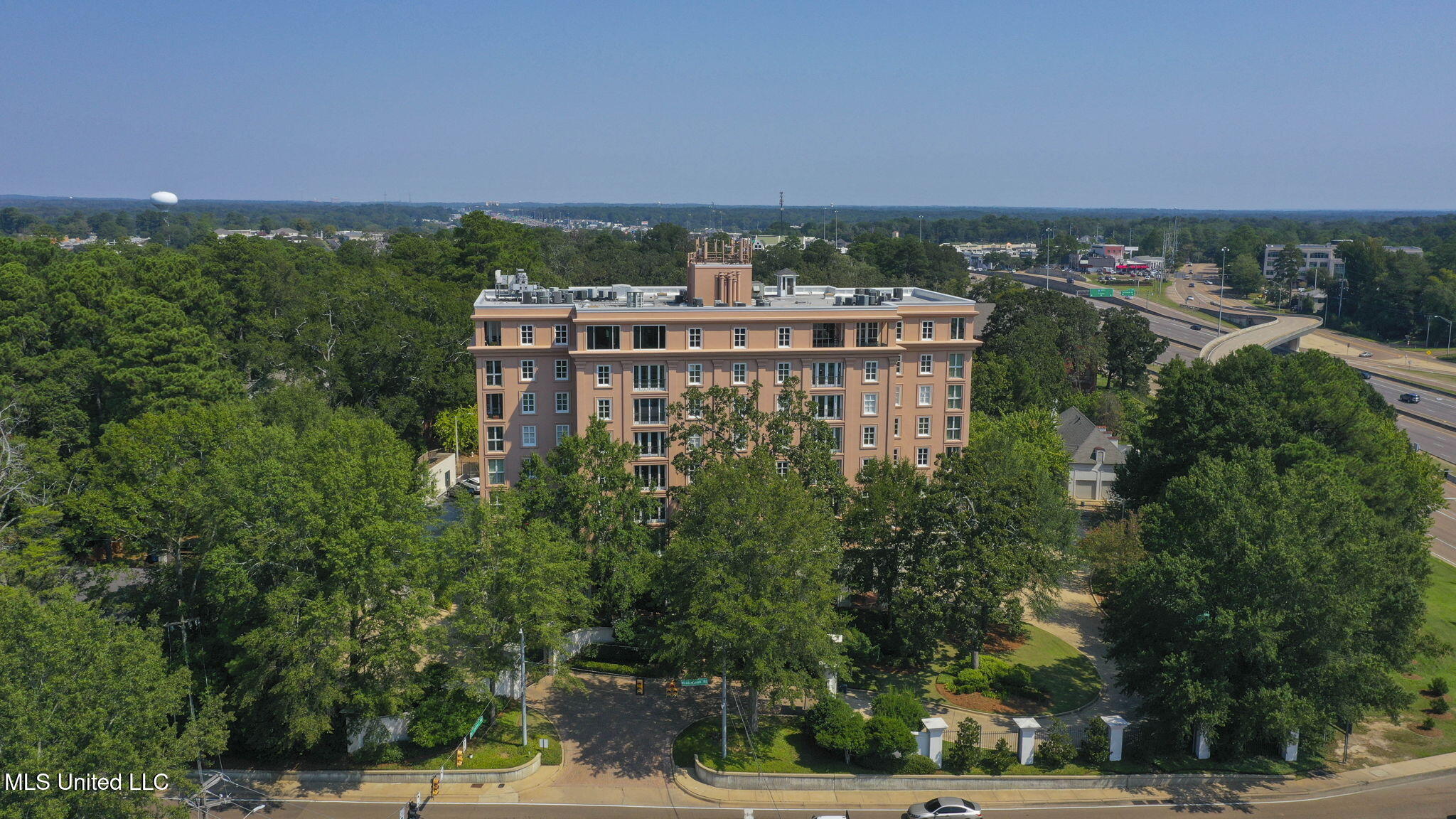 1200 Meadowbrook Road, Unit 11 Jackson, MS 39206 - Photo 5 of 75 72-web-or-mls-Barrington-Unit 11-72