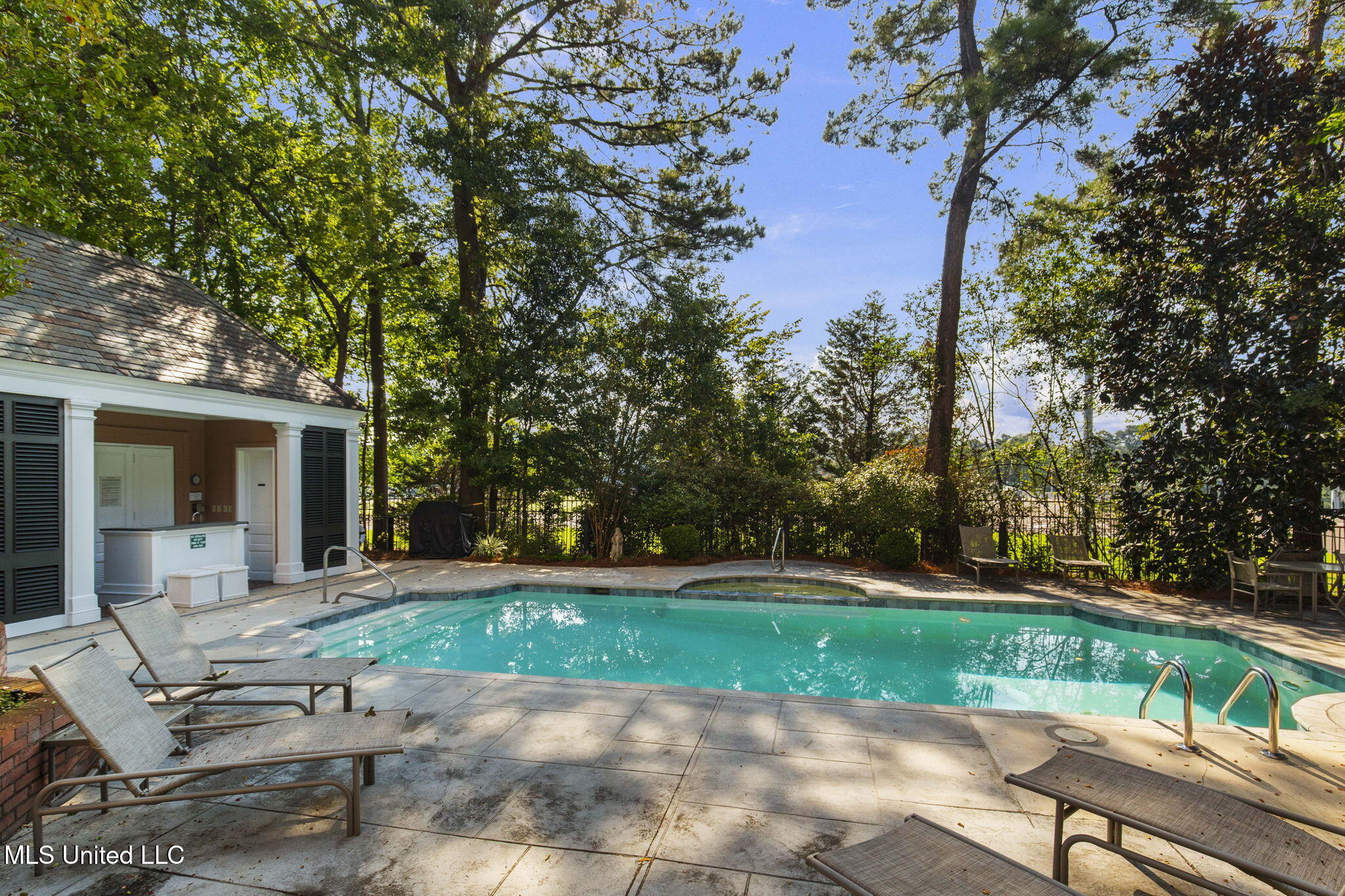 1200 Meadowbrook Road, Unit 11 Jackson, MS 39206 - Photo 7 of 75 70-web-or-mls-Barrington-Unit 11-70