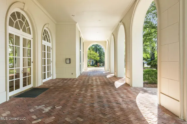 $530,000 | 1200 Meadowbrook Road, Unit 11, Jackson, MS 39206