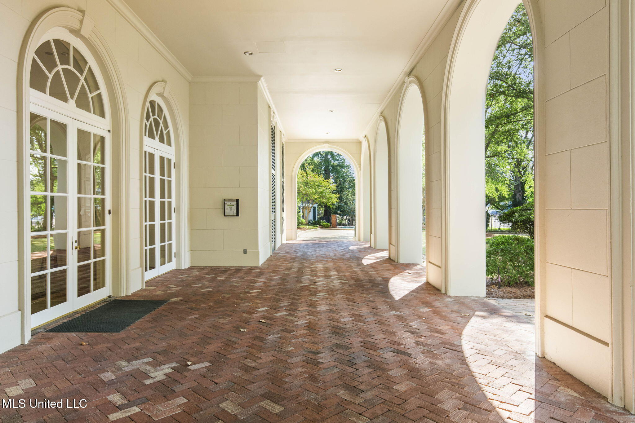 1200 Meadowbrook Road, Unit 11 Jackson, MS 39206 - Photo 72 of 75 5-web-or-mls-Barrington-Unit 11-5