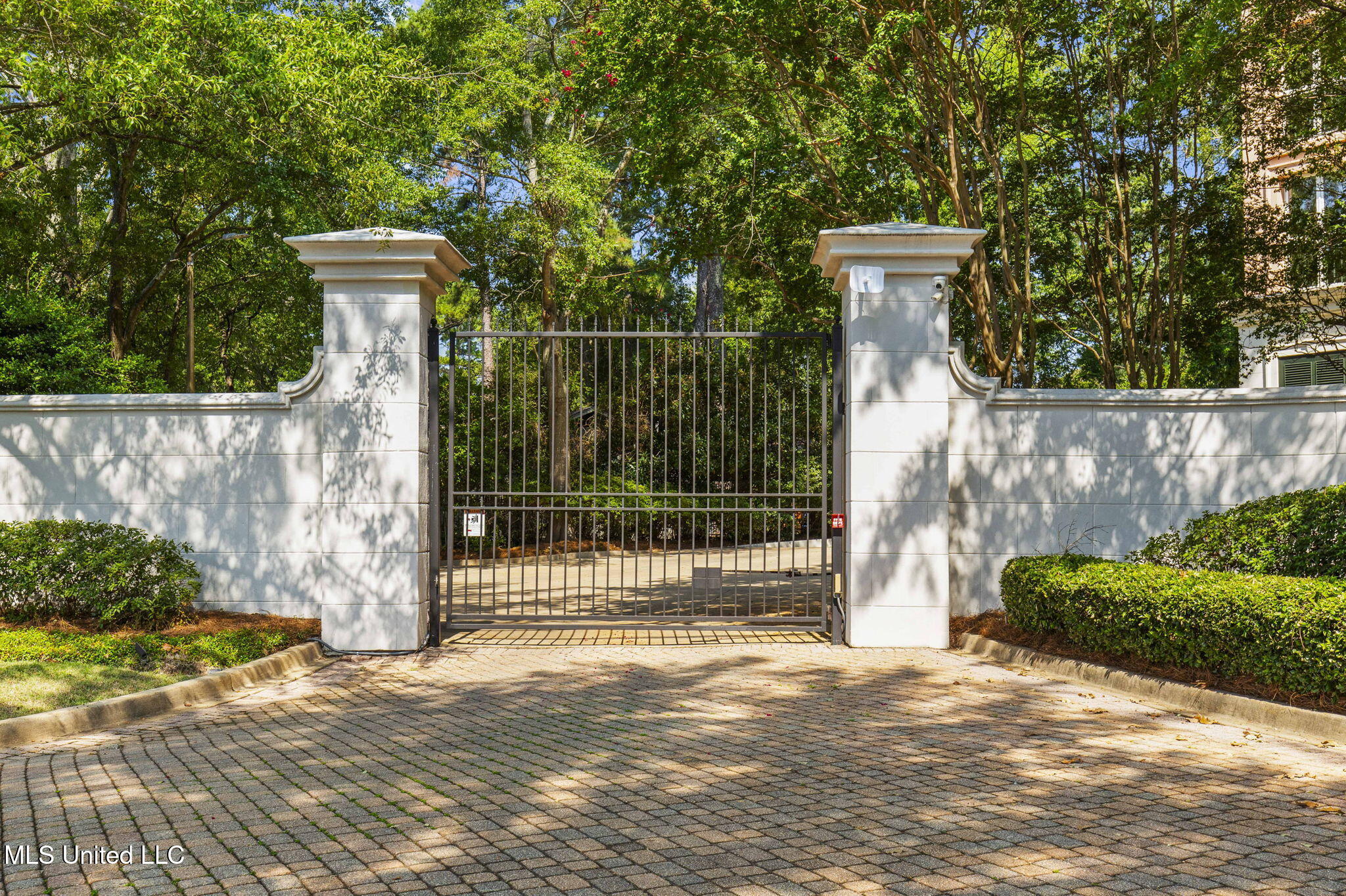 1200 Meadowbrook Road, Unit 11 Jackson, MS 39206 - Photo 9 of 75 68-web-or-mls-Barrington-Unit 11-68