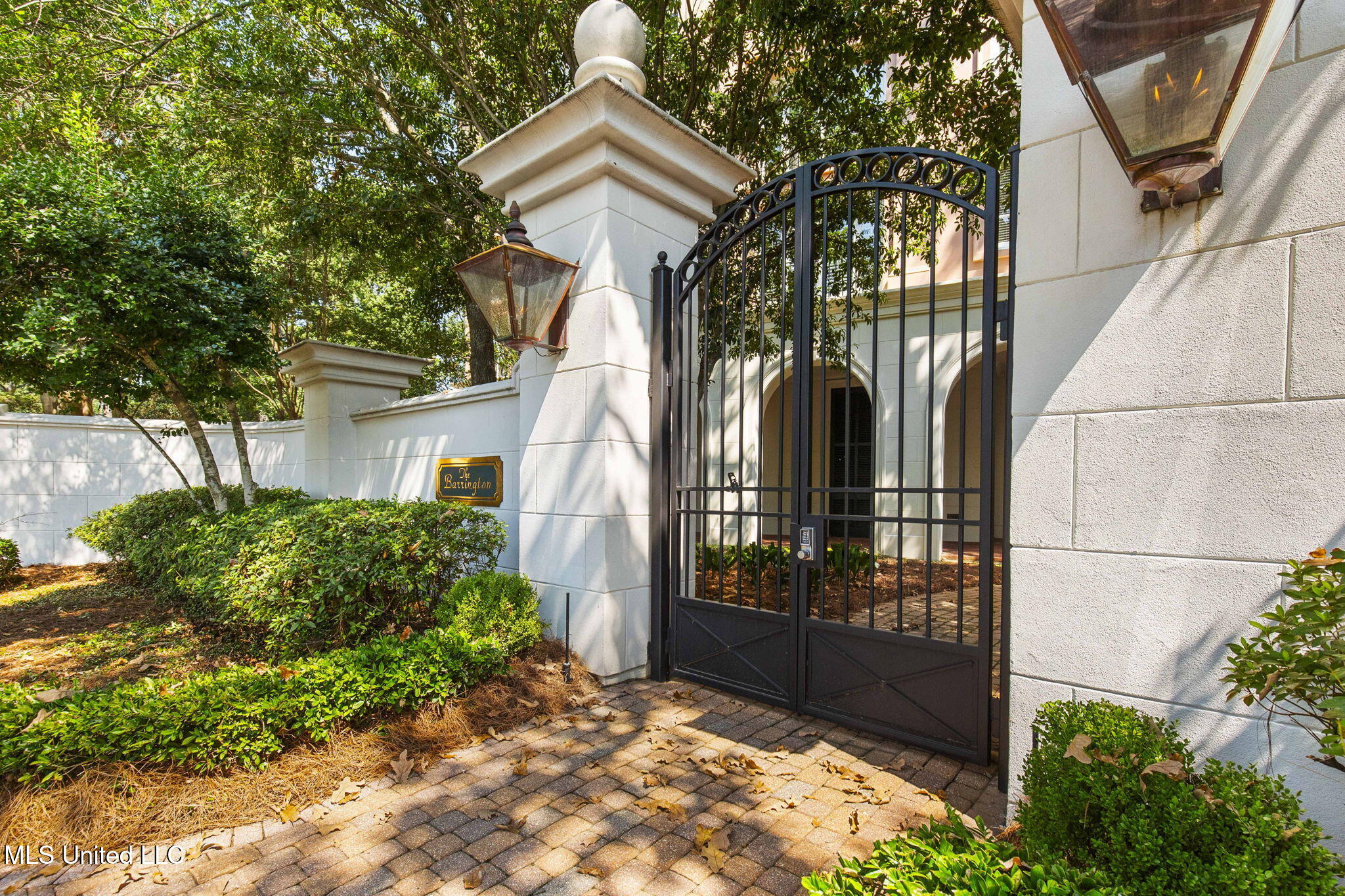 1200 Meadowbrook Road, Unit 11 Jackson, MS 39206 - Photo 10 of 75 67-web-or-mls-Barrington-Unit 11-67