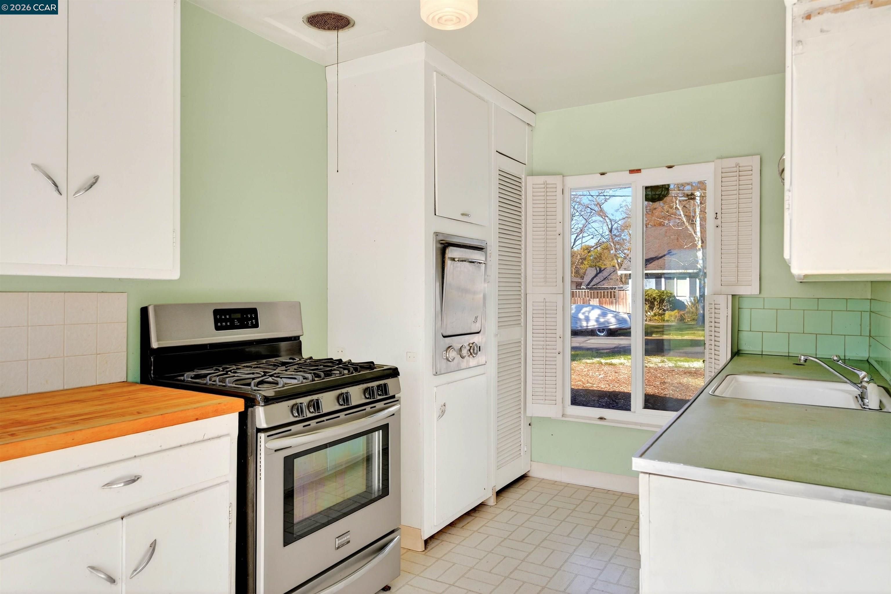 133 Sylvan Road Walnut Creek, CA 94596 - Photo 10 of 28