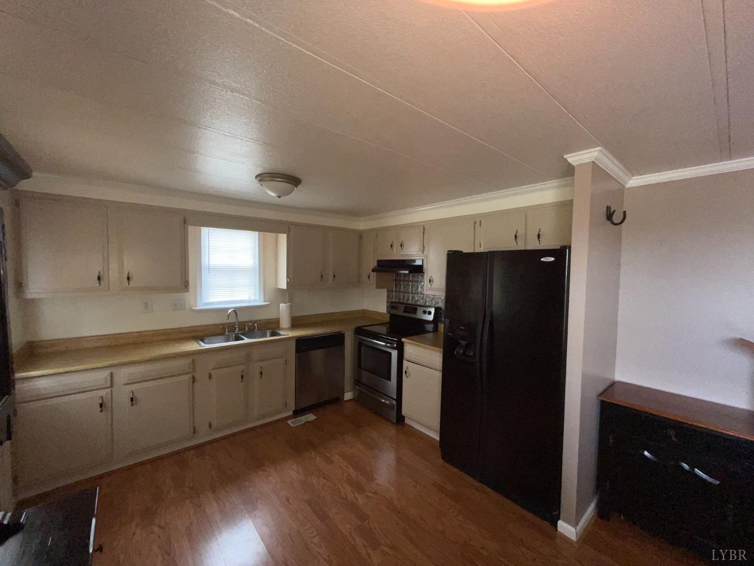9189 Forest Road Goode, VA 24556 - Photo 7 of 40