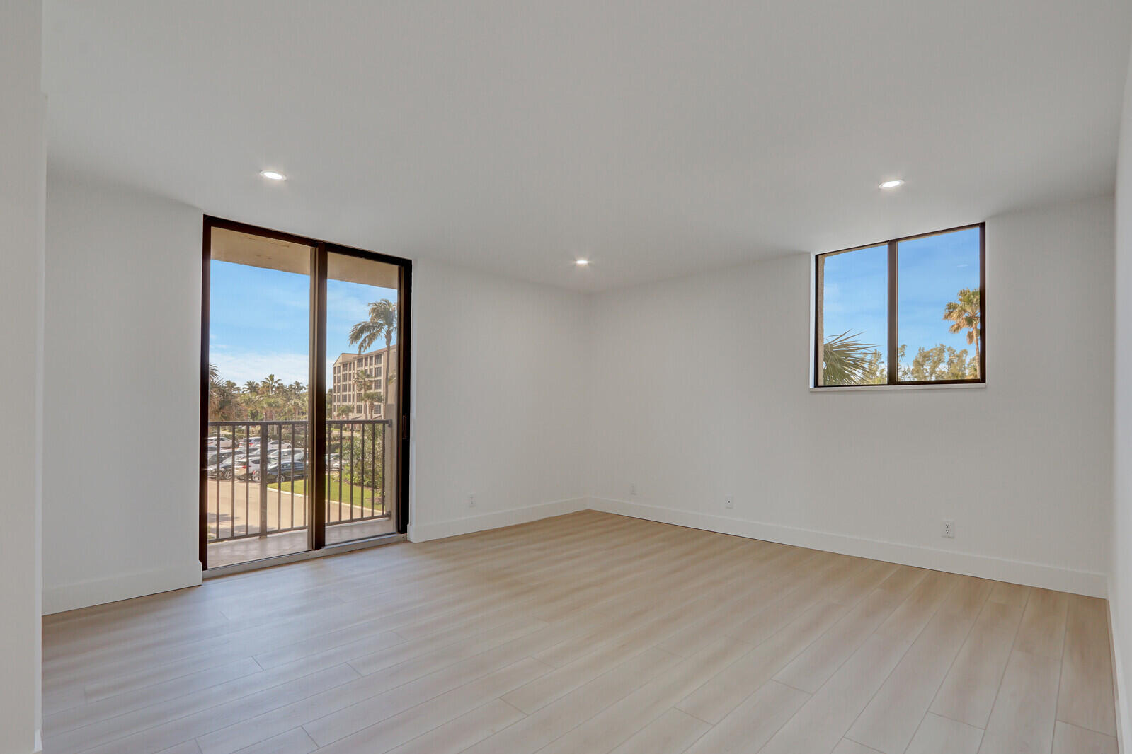200 Ocean Trail Way, Unit T1 Jupiter, FL 33477 - Photo 26 of 39 a view of an empty room with a window