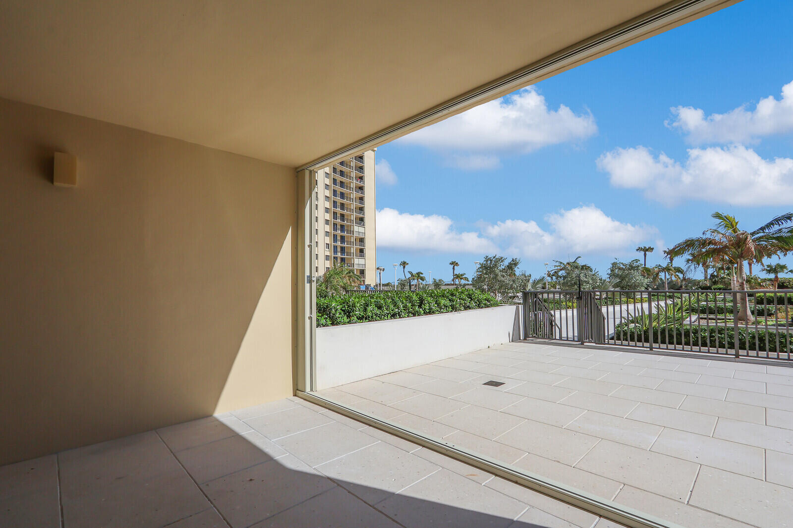 200 Ocean Trail Way, Unit T1 Jupiter, FL 33477 - Photo 39 of 39 a view of balcony with couch