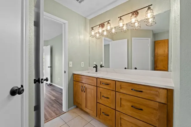 $2,200 | 1003 Byers Lane, Austin, TX 78753