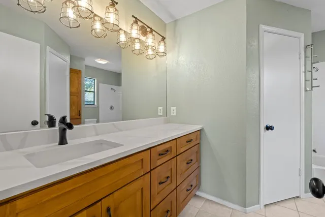 $2,200 | 1003 Byers Lane, Austin, TX 78753
