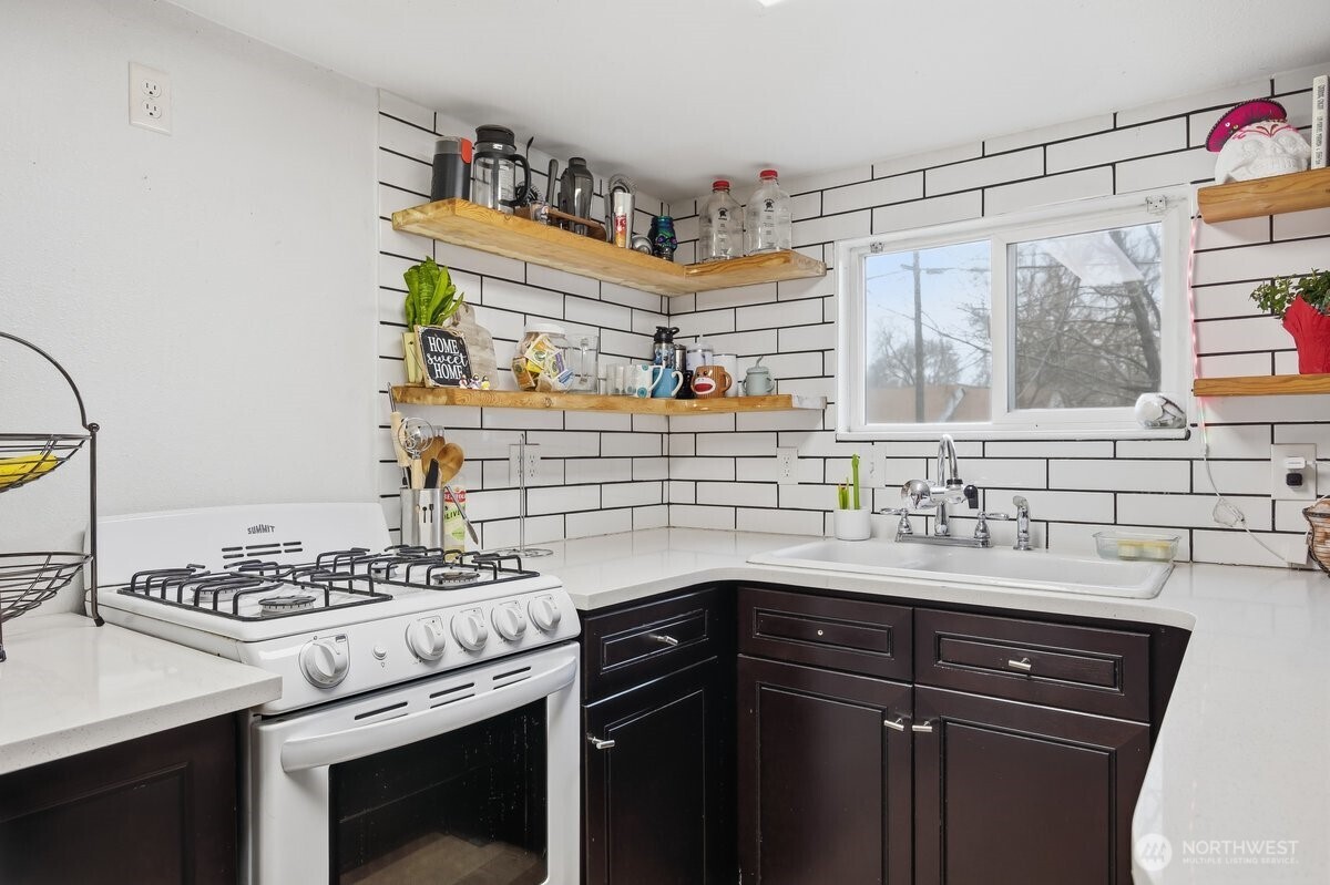 17 East 13th Avenue Kennewick, WA 99337 - Photo 8 of 17