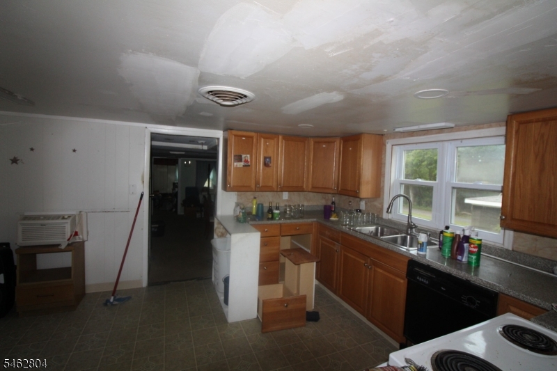 498 Bellis Road Bloomsbury, NJ 08804 - Photo 4 of 13 Gallery Image 4