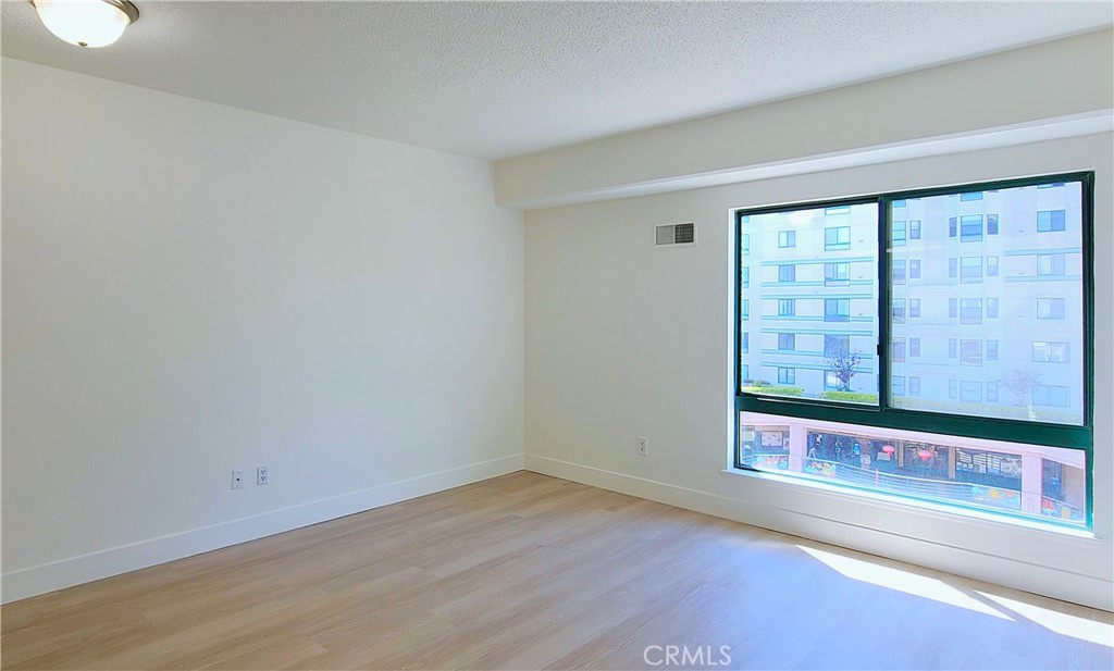 989 Webster Street, Unit 546 Oakland, CA 94607 - Photo 12 of 34