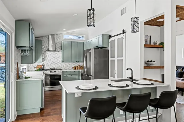 $997,000 | 1006 Cherico Street, Austin, TX 78702