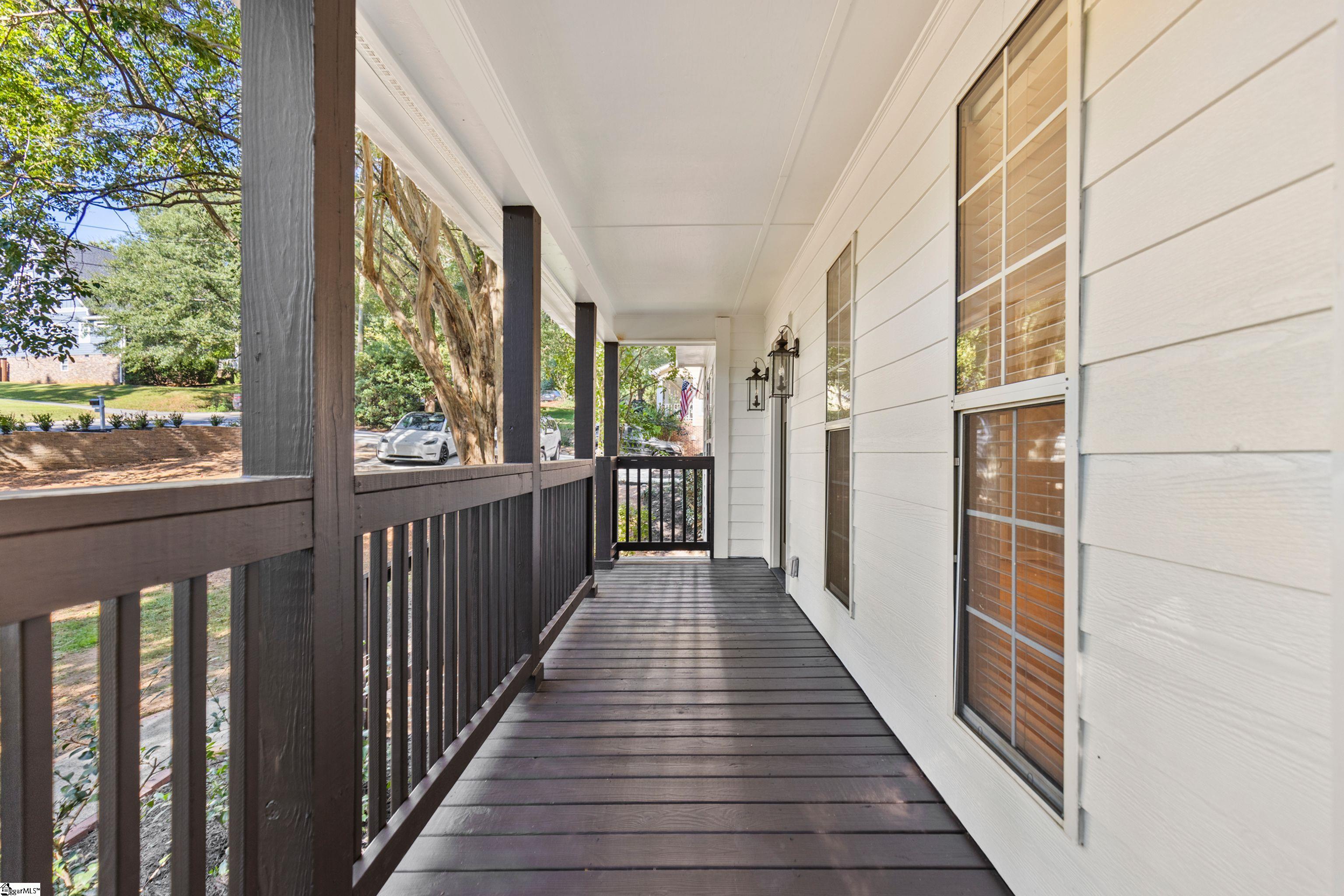 413 West Faris Road Greenville, SC 29605 - Photo 3 of 32