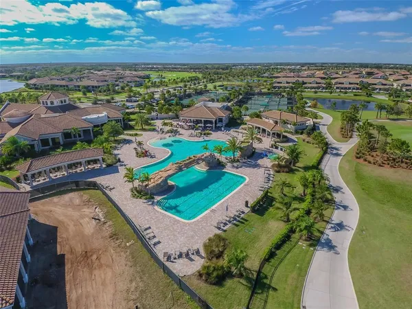 $2,400 | 18114 Gawthrop Drive, Unit 106, Bradenton, FL 34211