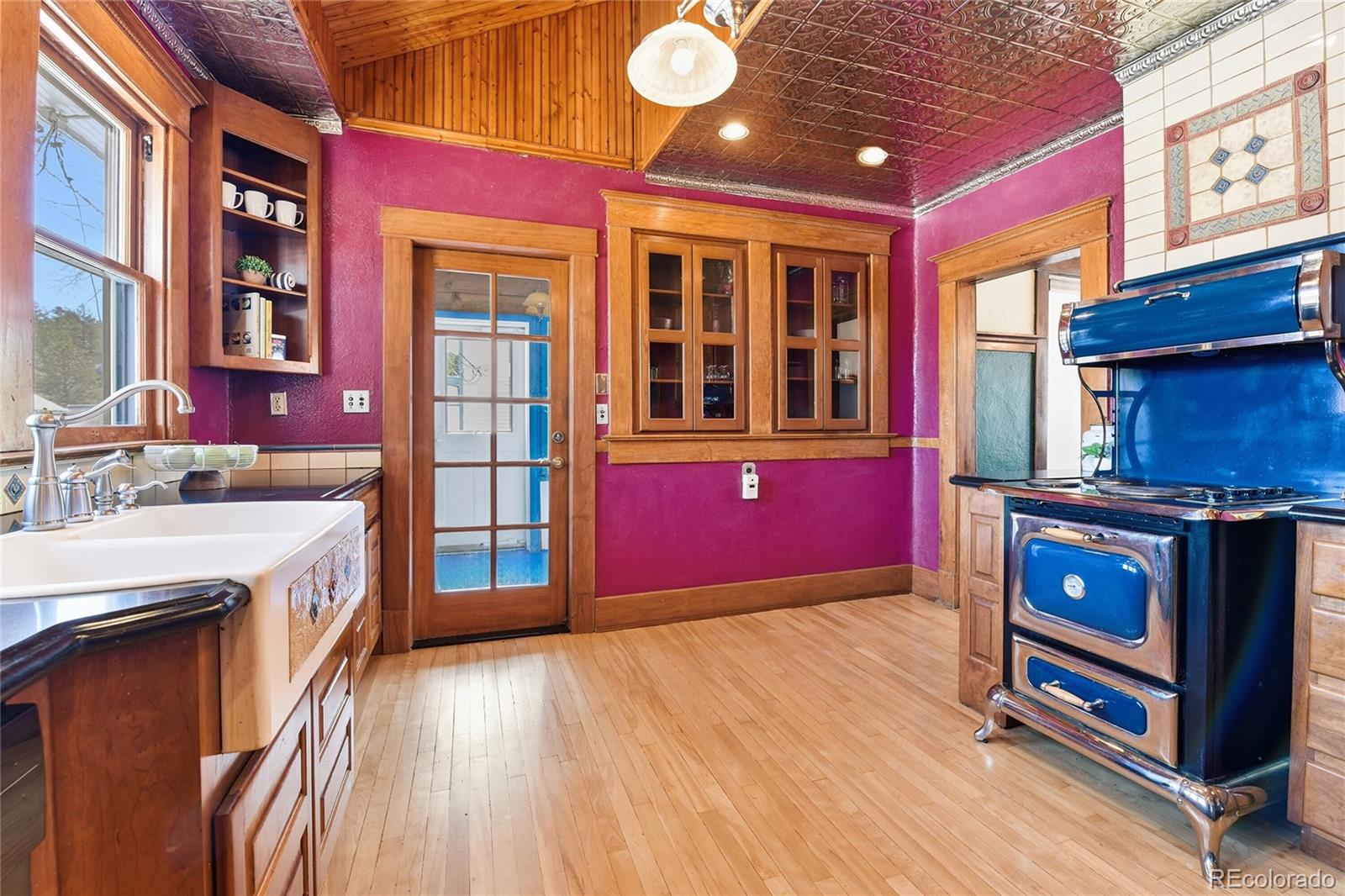 9490 Spruce Mountain Road Larkspur, CO 80118 - Photo 8 of 49 a view of an apartment with a kitchen