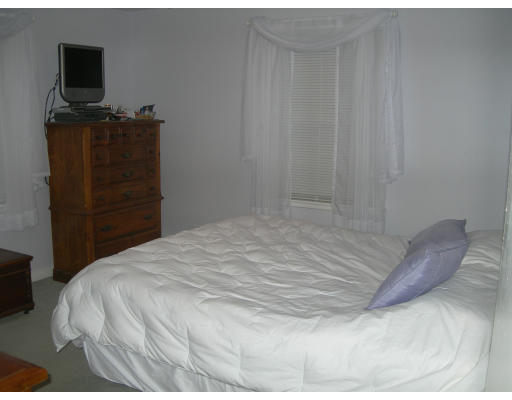 24 Stoneleigh Road Worcester, MA 01606 - Photo 6 of 14 Gallery Image 6