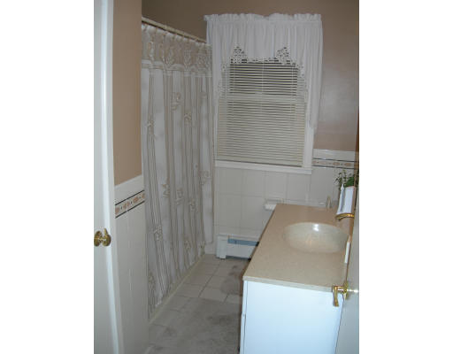 24 Stoneleigh Road Worcester, MA 01606 - Photo 9 of 14 Gallery Image 9