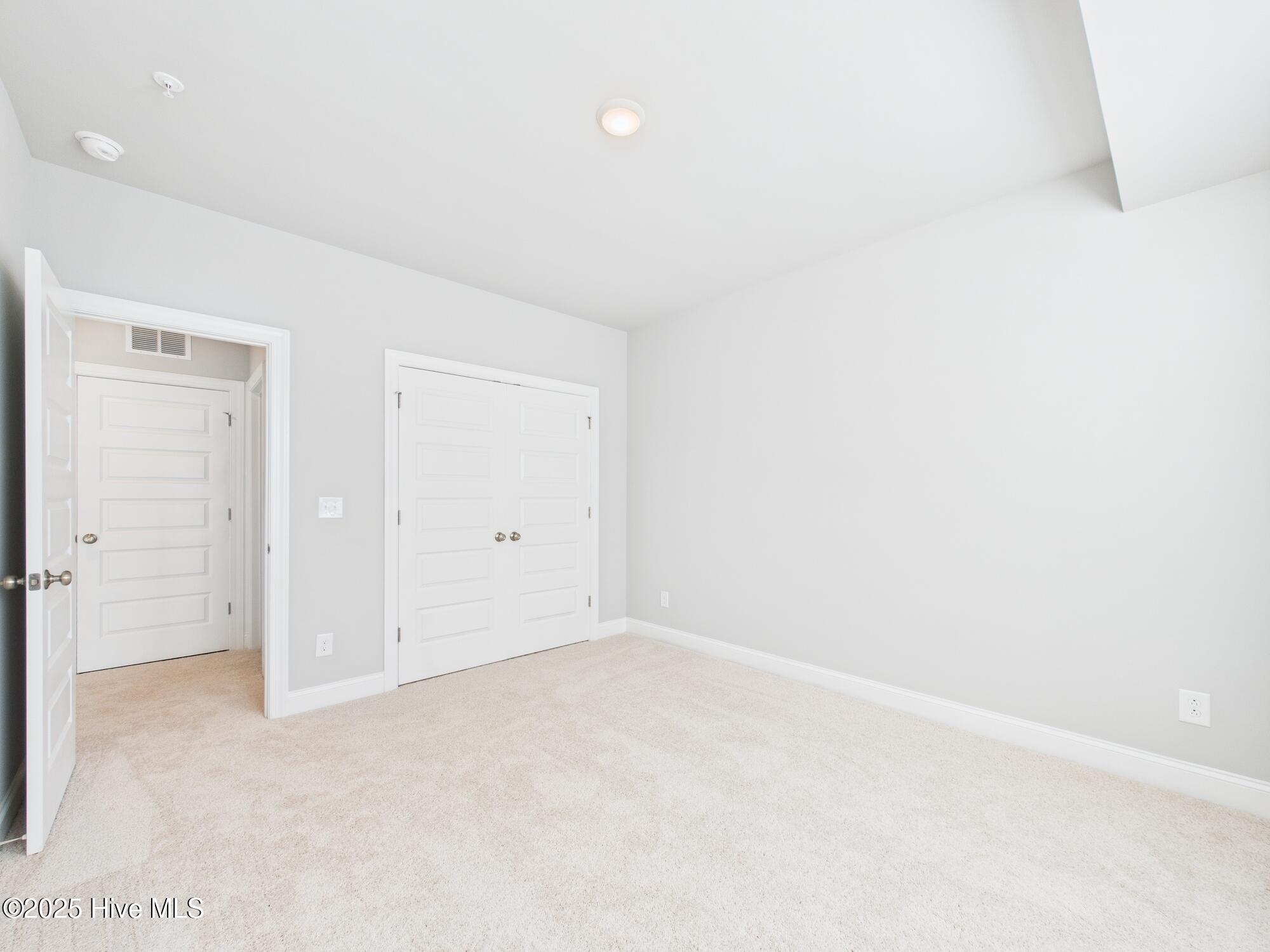1251 Shaw View Alley, Unit 101 Raleigh, NC 27601 - Photo 37 of 47 CAM01608G0-PR0116-STILL018