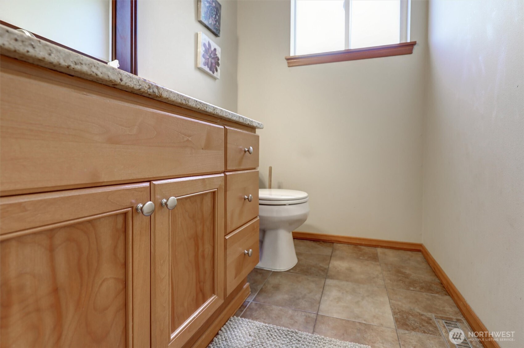 252 Quincy Avenue Northeast Renton, WA 98059 - Photo 12 of 40