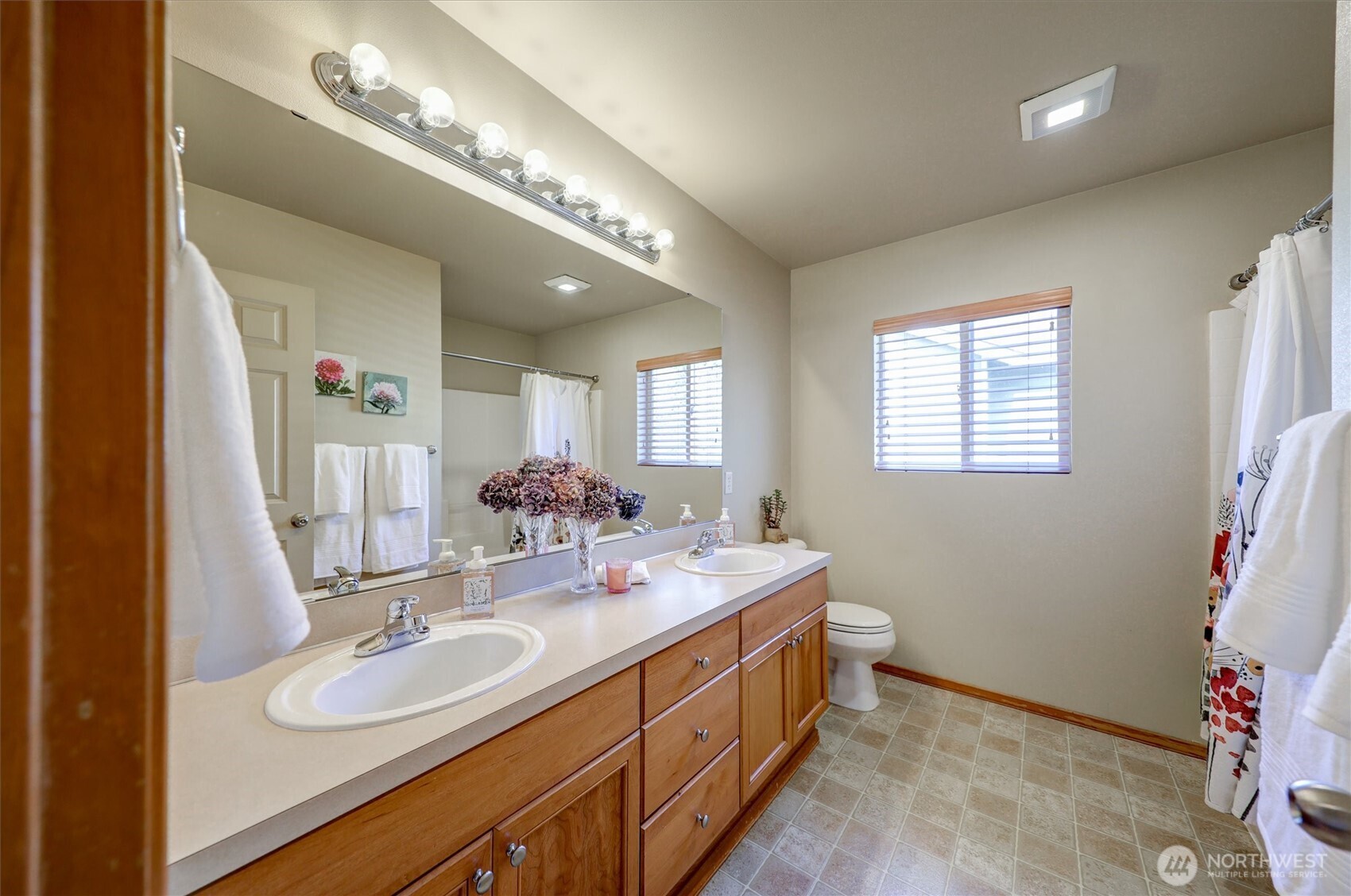 252 Quincy Avenue Northeast Renton, WA 98059 - Photo 24 of 40