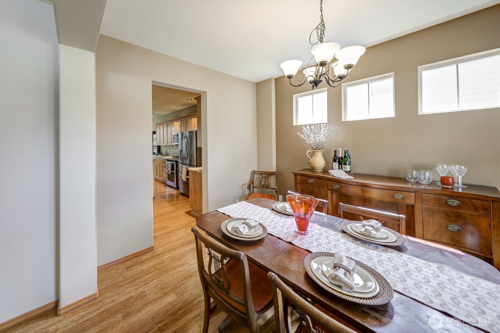 252 Quincy Avenue Northeast Renton, WA 98059 - Photo 7 of 40