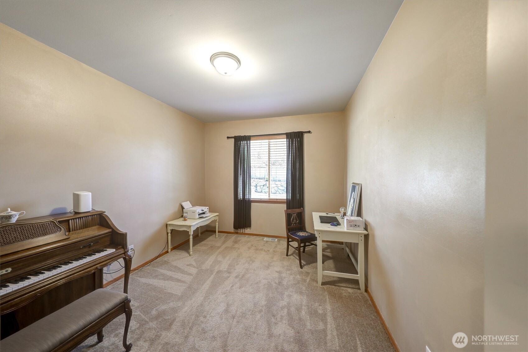 252 Quincy Avenue Northeast Renton, WA 98059 - Photo 10 of 40