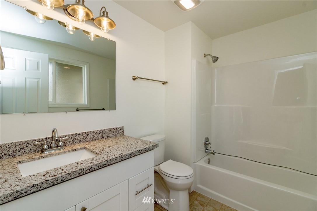 17818 109th Avenue Southeast Renton, WA 98055 - Photo 15 of 21